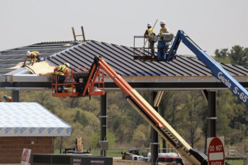 Gas Station Standing Seam Metal Roof